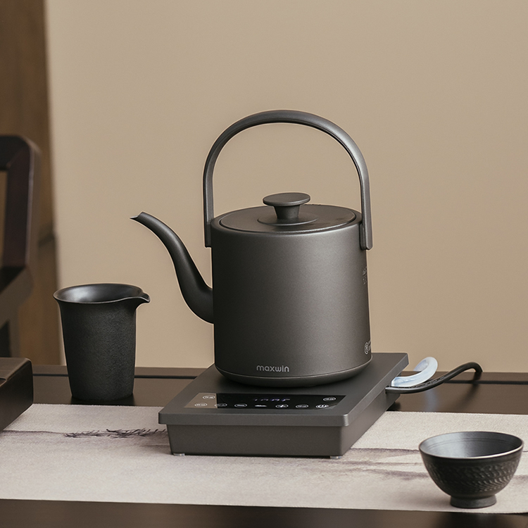 Tea brewing kettles